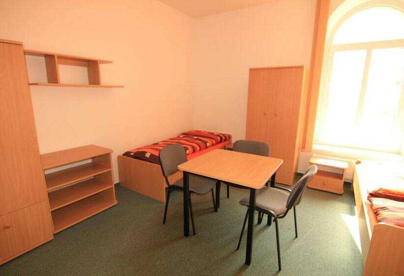 اتاق استاندارد با سرویس بهداشتی مشترک, Ubytovani Rico