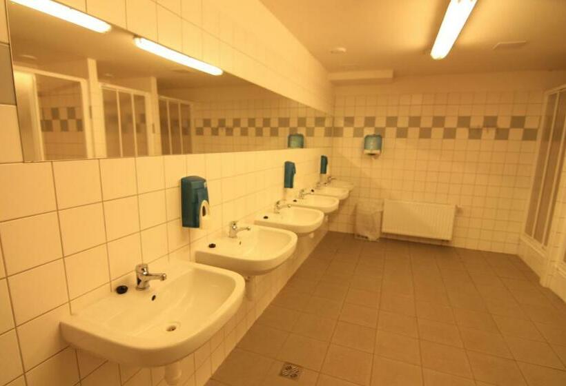 اتاق استاندارد با سرویس بهداشتی مشترک, Ubytovani Rico