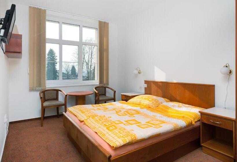 اتاق استاندارد با سرویس بهداشتی مشترک, Ubytovani Rico