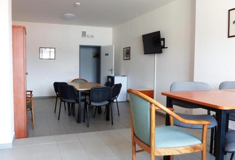 اتاق استاندارد یک تخته با سرویس بهداشتی مشترک, Ubytovani Rico