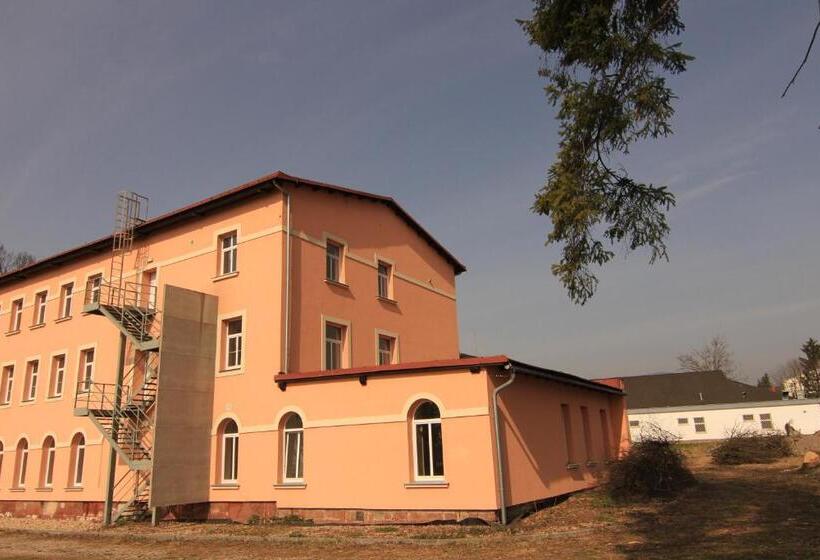 اتاق استاندارد سه تخته با سرویس بهداشتی مشترک, Ubytovani Rico