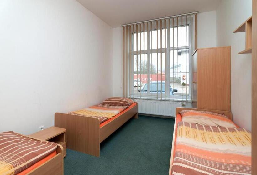 اتاق استاندارد یک تخته با سرویس بهداشتی مشترک, Ubytovani Rico