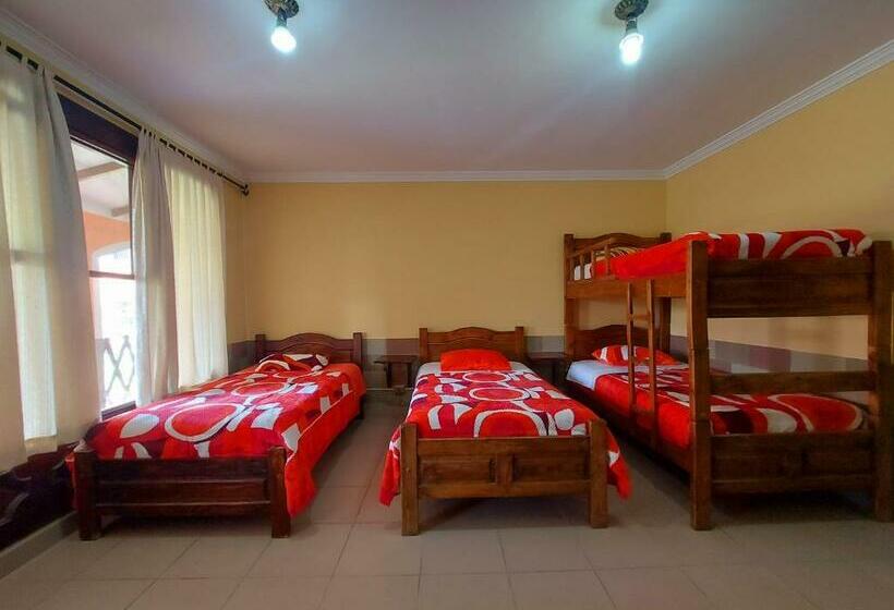 اتاق استاندارد چهارنفره با چشم‌انداز باغ, ñaupa House Hostel