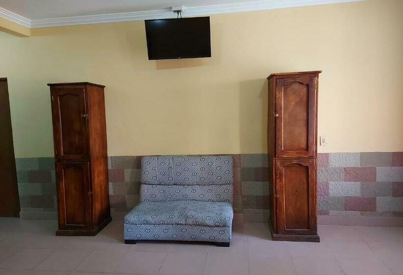 اتاق استاندارد چهارنفره با چشم‌انداز باغ, ñaupa House Hostel