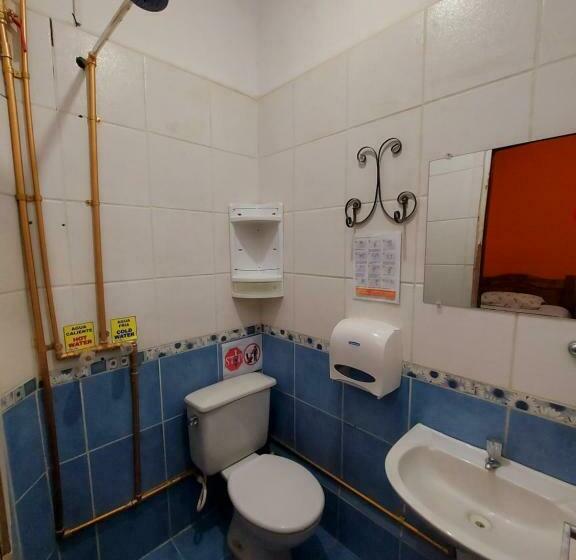 اتاق استاندارد چهارنفره با چشم‌انداز باغ, ñaupa House Hostel