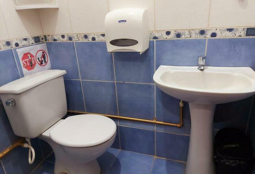 اتاق استاندارد چهارنفره با چشم‌انداز باغ, ñaupa House Hostel