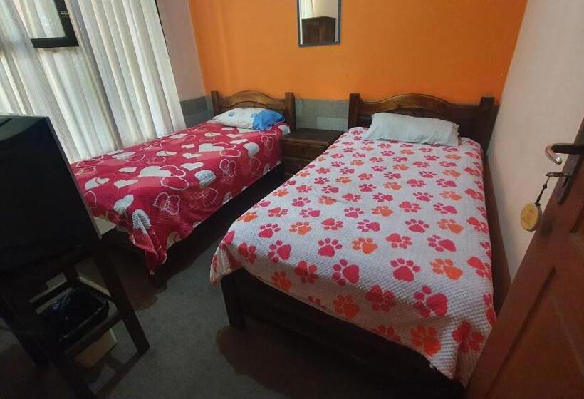 اتاق استاندارد با چشم‌انداز باغ, ñaupa House Hostel