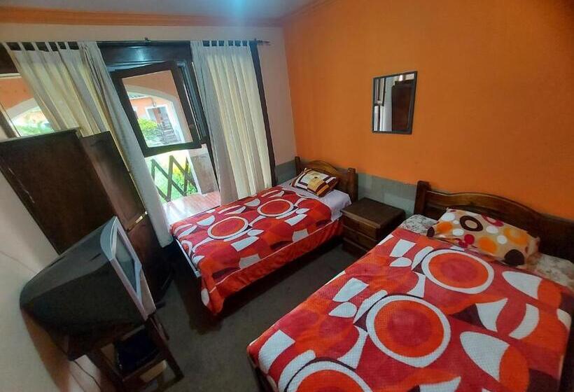 اتاق استاندارد با چشم‌انداز باغ, ñaupa House Hostel