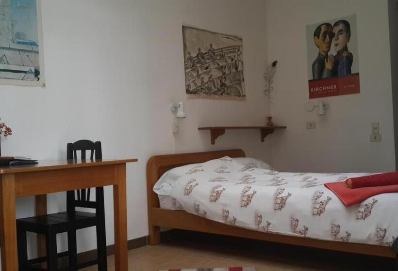 اتاق اکونومی با حمام مشترک, Bella Vista El Tronco