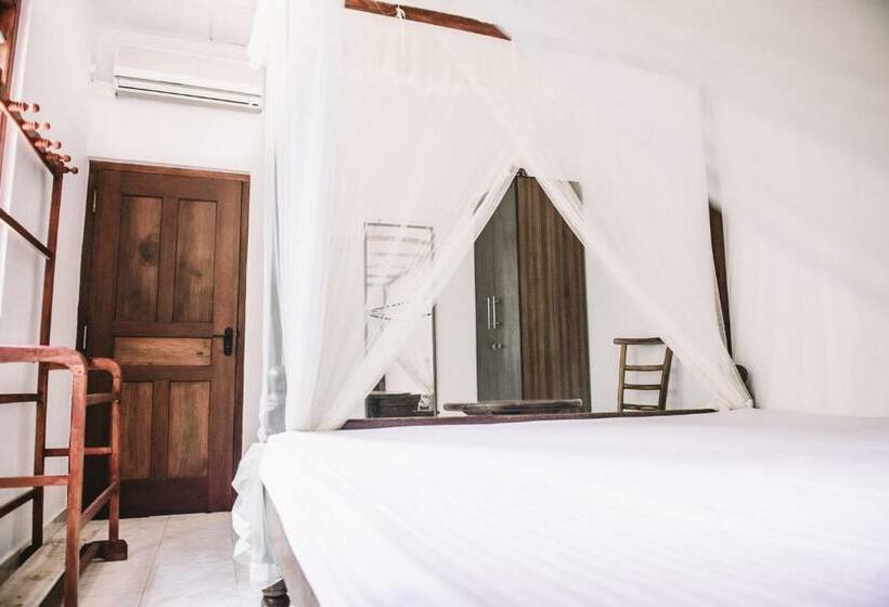 디럭스 룸, Kadolana Guest House