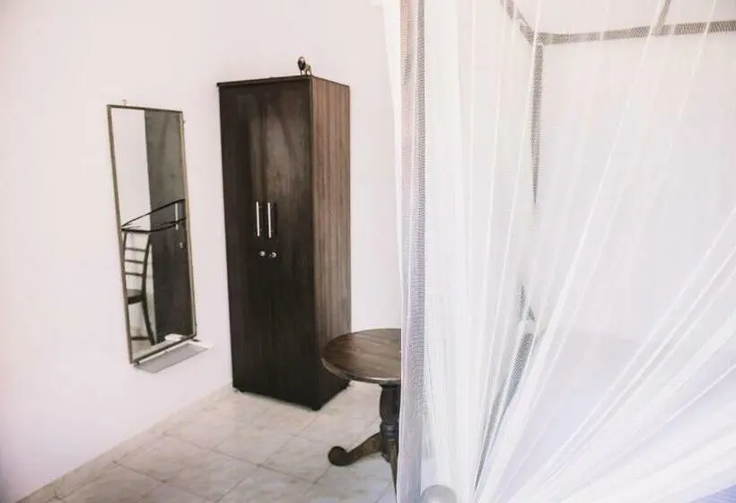 デラックスルーム, Kadolana Guest House