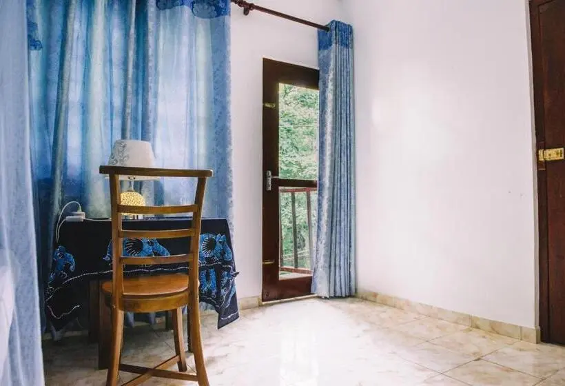 デラックスルーム, Kadolana Guest House