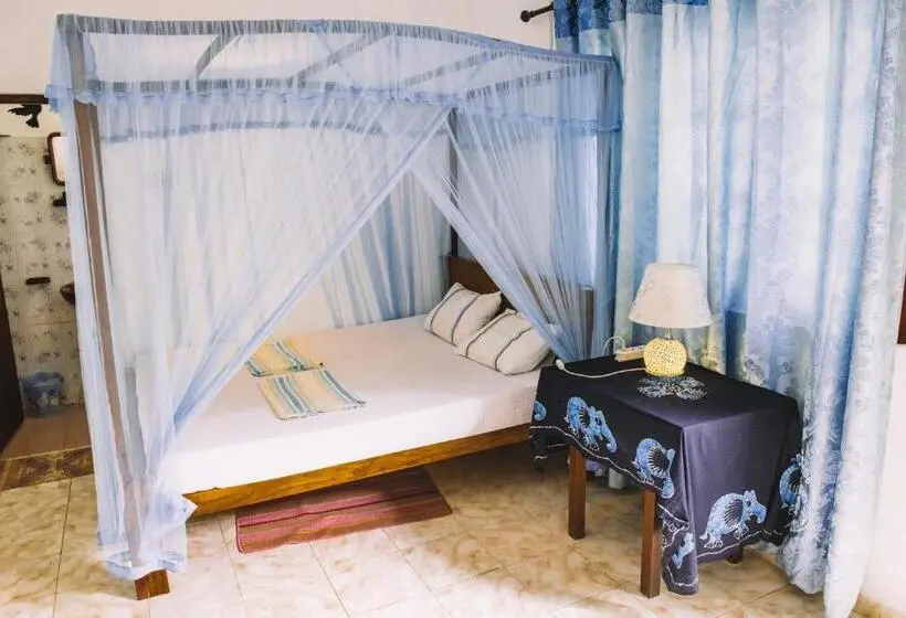 デラックスルーム, Kadolana Guest House