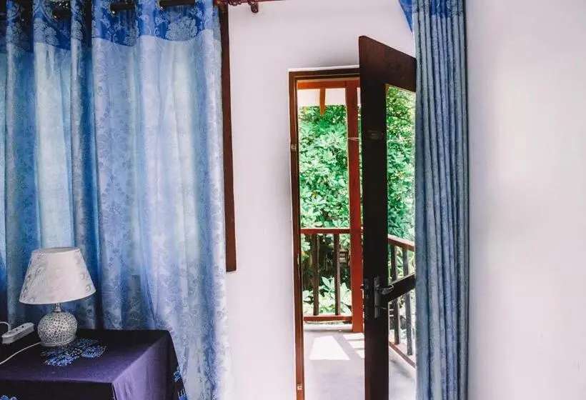 デラックスルーム, Kadolana Guest House