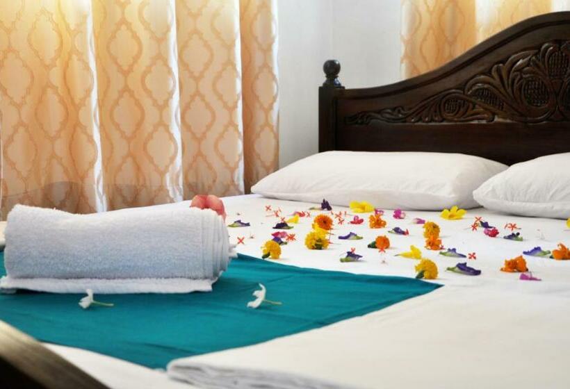 Habitació Economy Individual, Open Sky