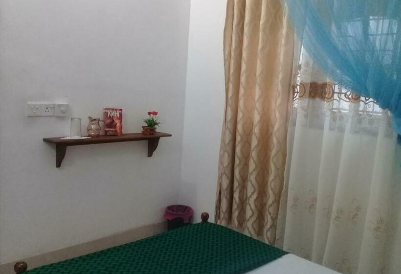 Habitació Economy Individual, Open Sky