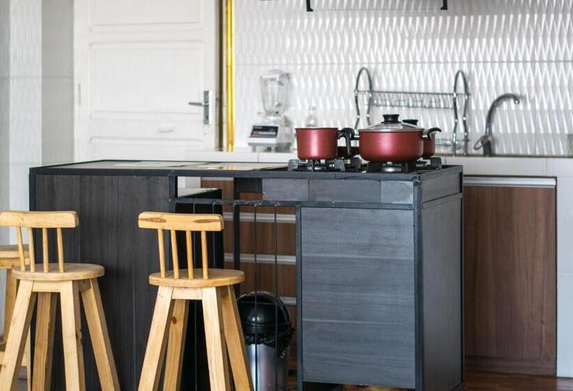 سوییت اجرایی, Skyline