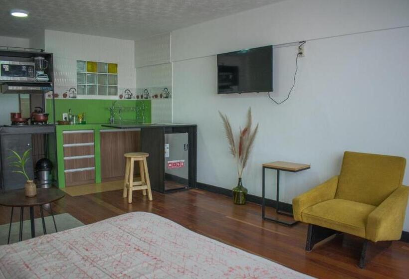 سوییت اجرایی, Skyline