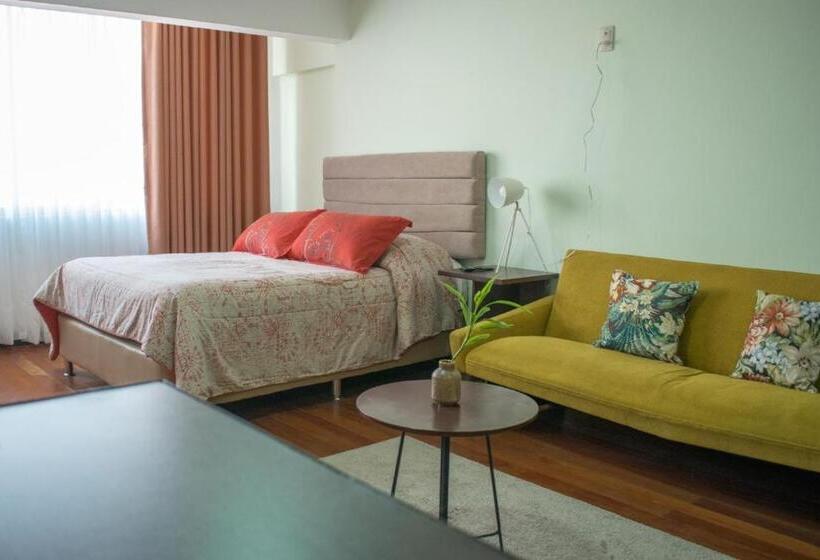 سوییت اجرایی, Skyline