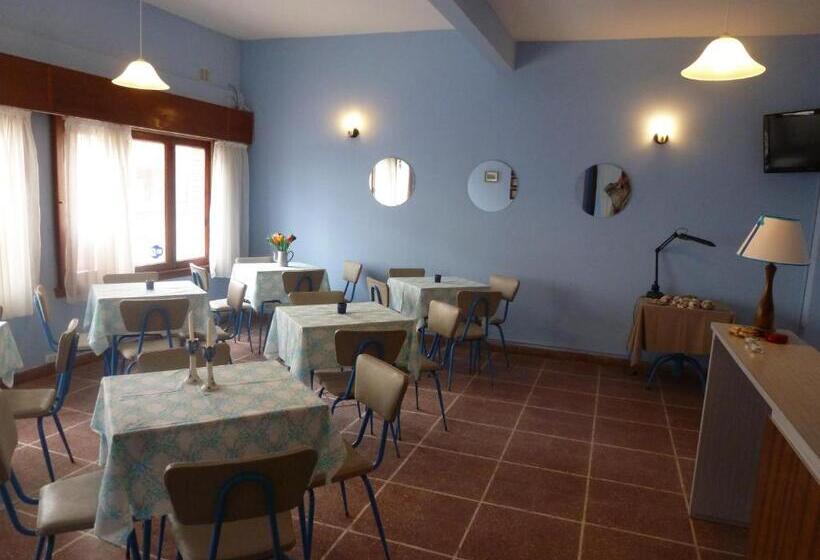 חדר סטנדרט לשלושה, Azul Marino