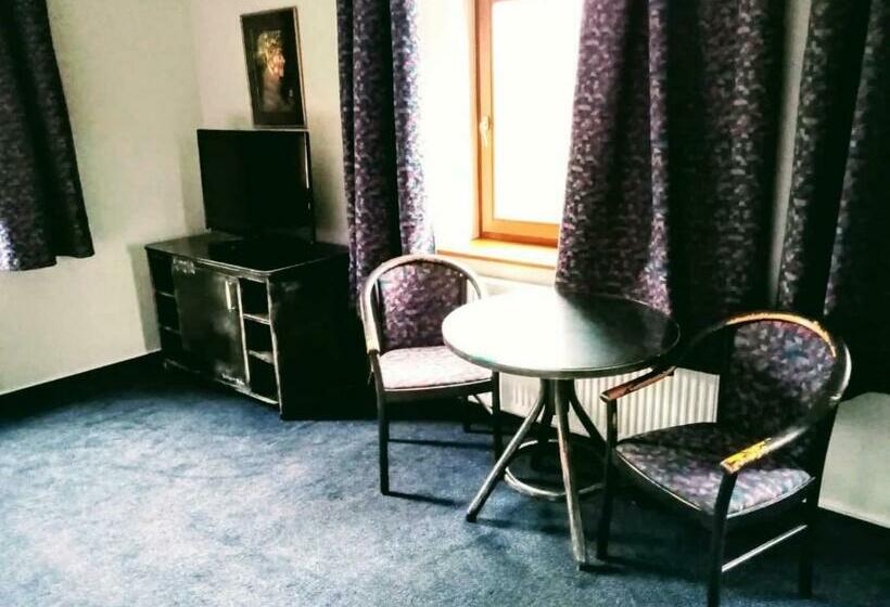 Номер Стандарт, Chicago