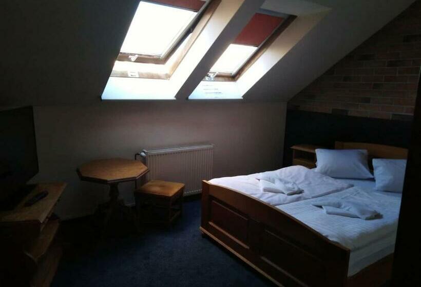 Номер Стандарт, Chicago