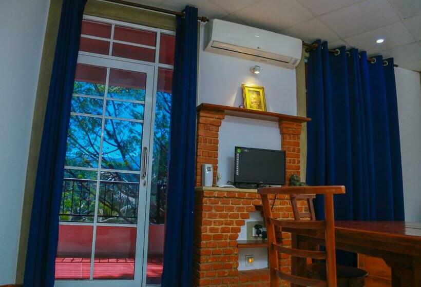 Standard Neljän Hengen Huone, Elegance Range Resort