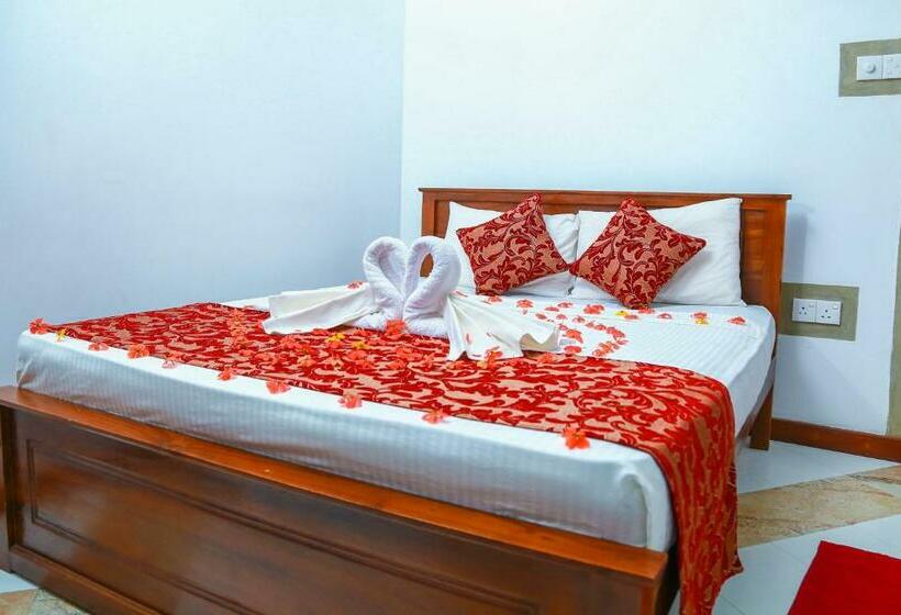 Standard Neljän Hengen Huone, Elegance Range Resort