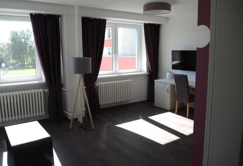 デラックスルーム, Garni Všb