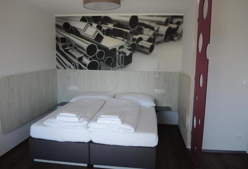 デラックスルーム, Garni Všb