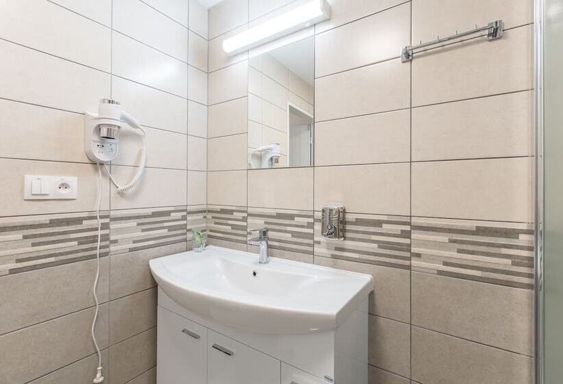 シングルデラックスルーム, Garni Všb