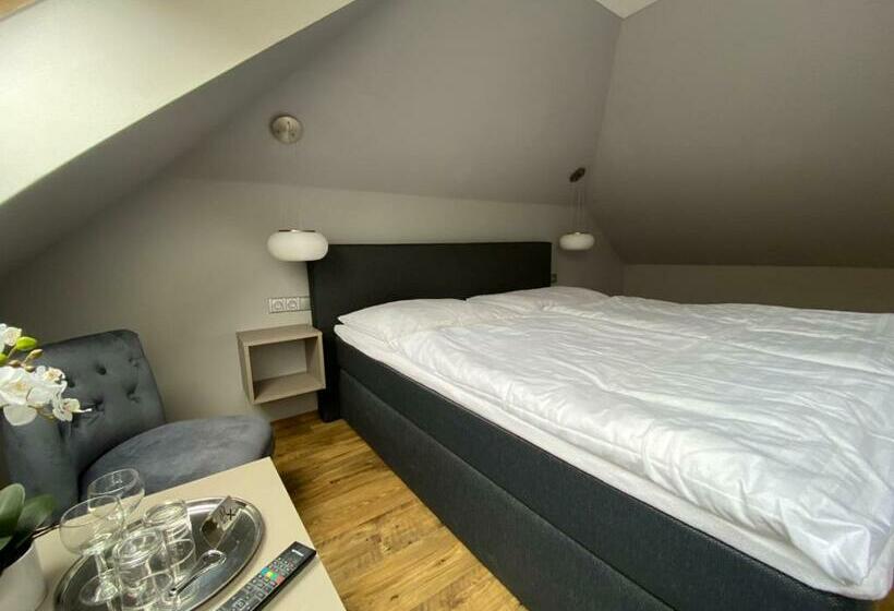 디럭스 룸, Gurman