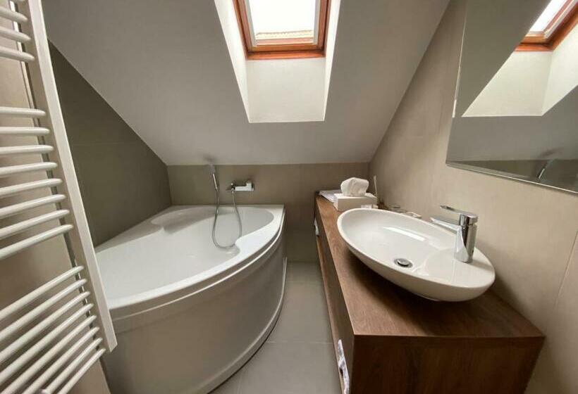 디럭스 룸, Gurman