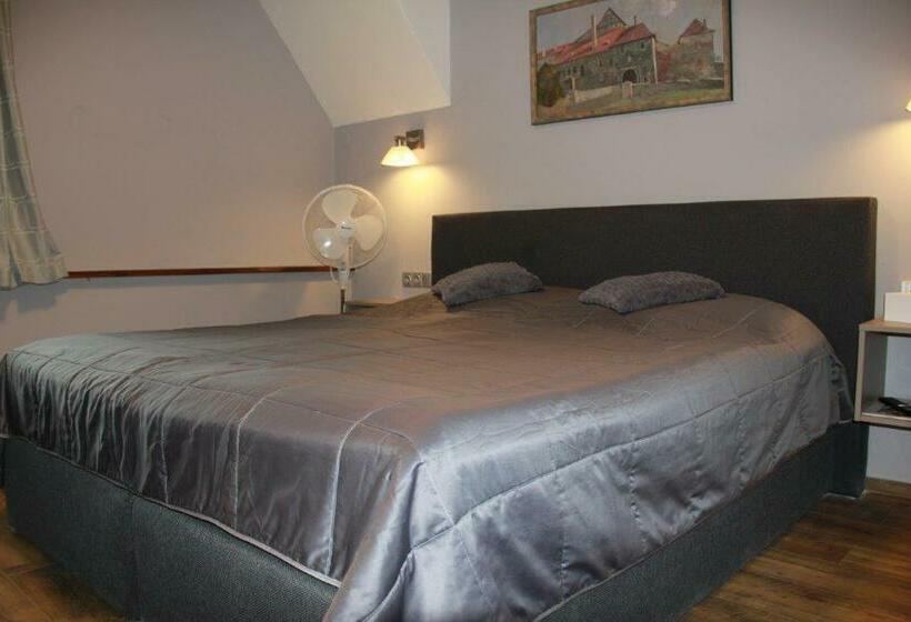 스탠다드 룸, Gurman