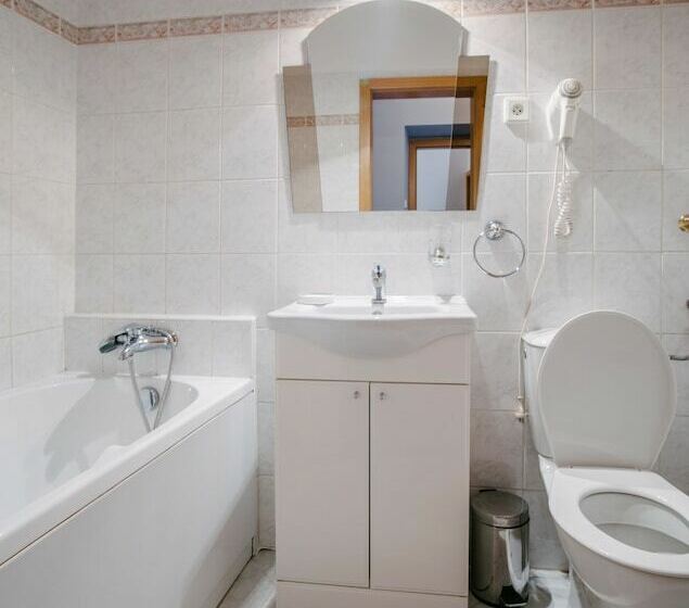 스탠다드 룸, Gurman