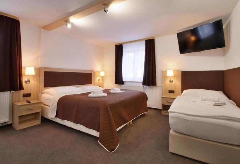 اتاق استاندارد چهار تخته, Hvezda