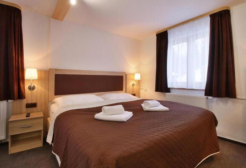 اتاق استاندارد چهار تخته, Hvezda