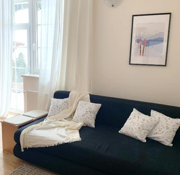 آپارتمان 1 خوابه با تراس, Hvezda