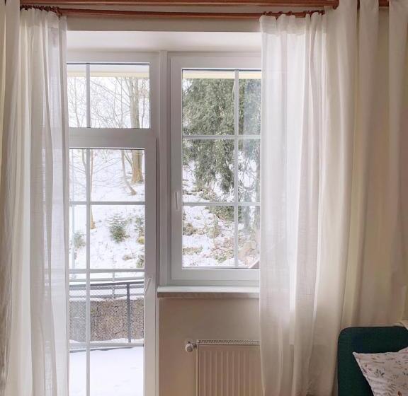 آپارتمان 1 خوابه با تراس, Hvezda