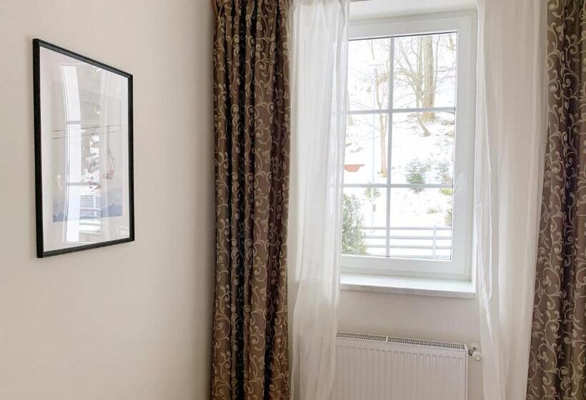 آپارتمان 1 خوابه با تراس, Hvezda