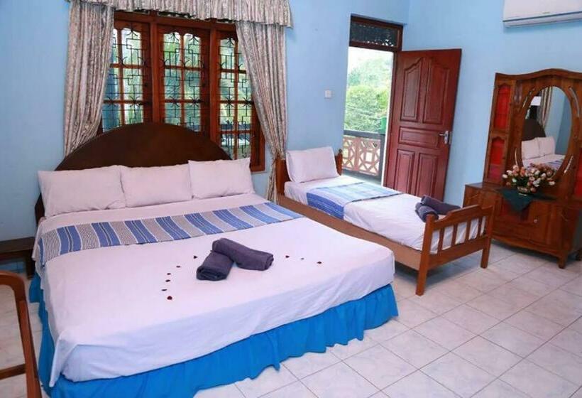 Family Room, Juliyanvilla