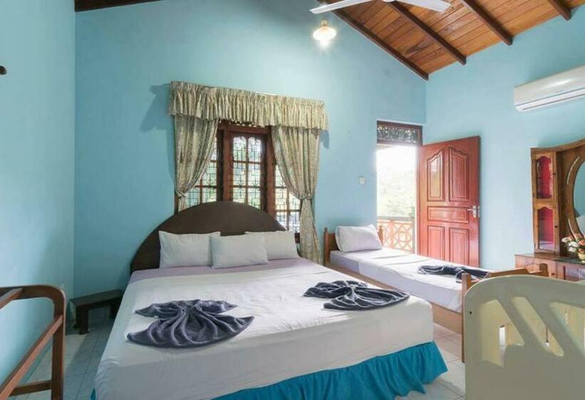 Family Room, Juliyanvilla