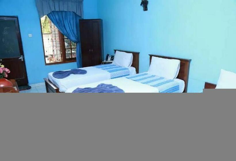 Habitació Triple Estàndard, Juliyanvilla