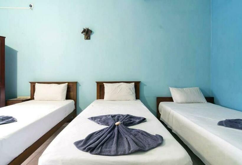 Habitació Triple Estàndard, Juliyanvilla