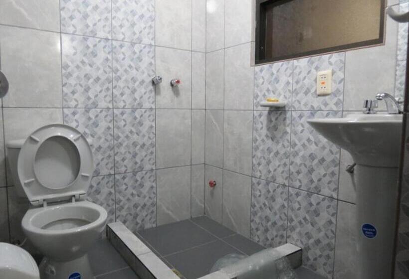 اتاق استاندارد سه نفره, Jumari