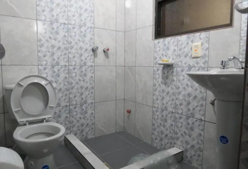 اتاق استاندارد سه نفره, Jumari
