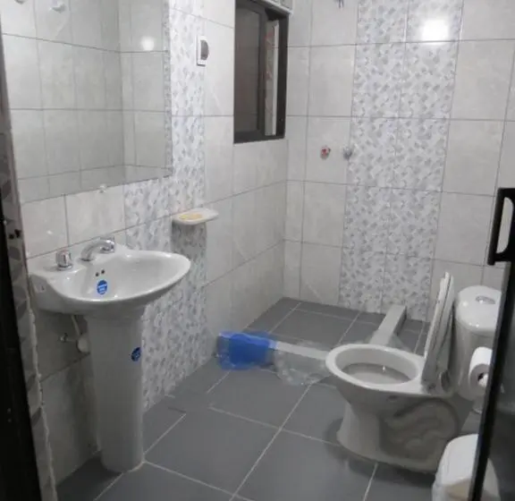 اتاق استاندارد سه نفره, Jumari