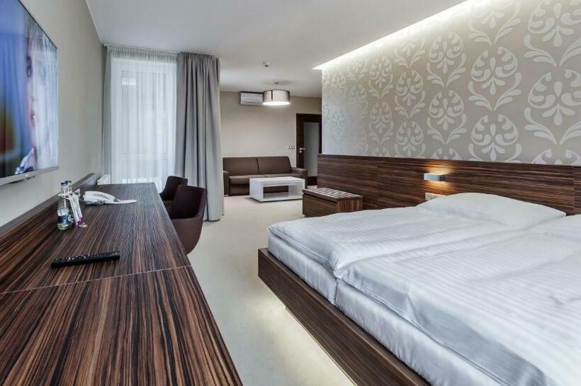 Habitación Deluxe con Hidromasaje, Morava
