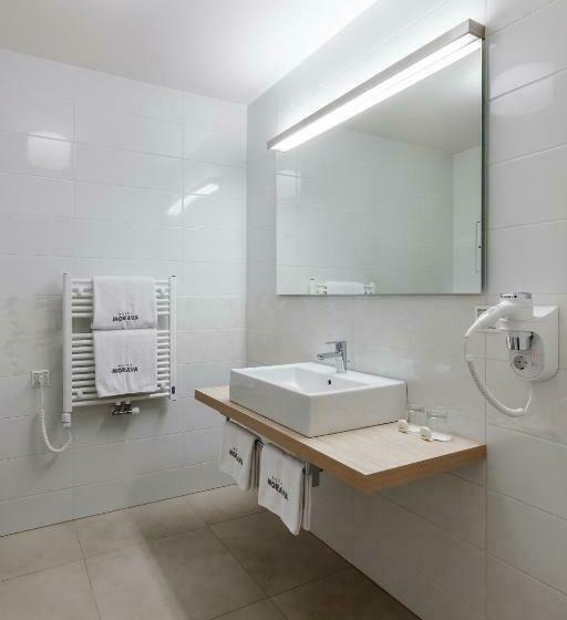 Standard Szoba King Size Bed, Morava