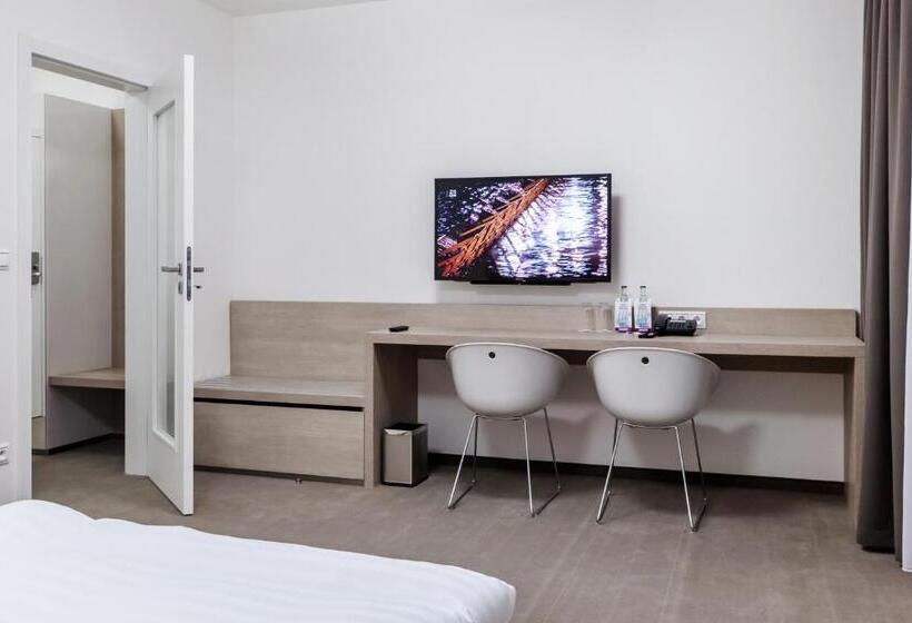 Habitación Estándar, Morava